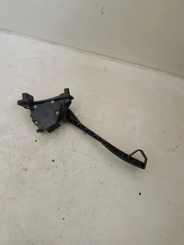 Volvo XC70 (2000 - 2004)  9496822 Педаль акселератора