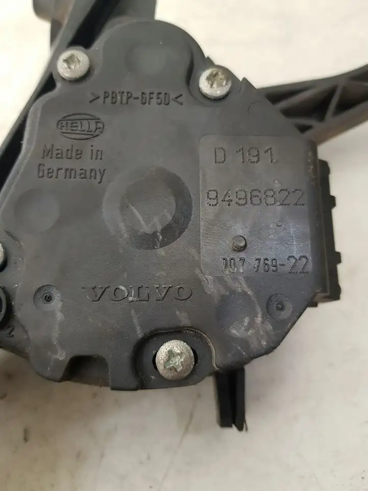 Volvo XC70 (2000 - 2004)  9496822 Педаль акселератора