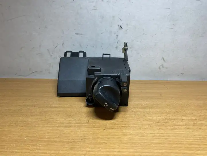 Mercedes-Benz E W210 (1995 - 2002) 2105450104 Включатель фонарей — фото 2