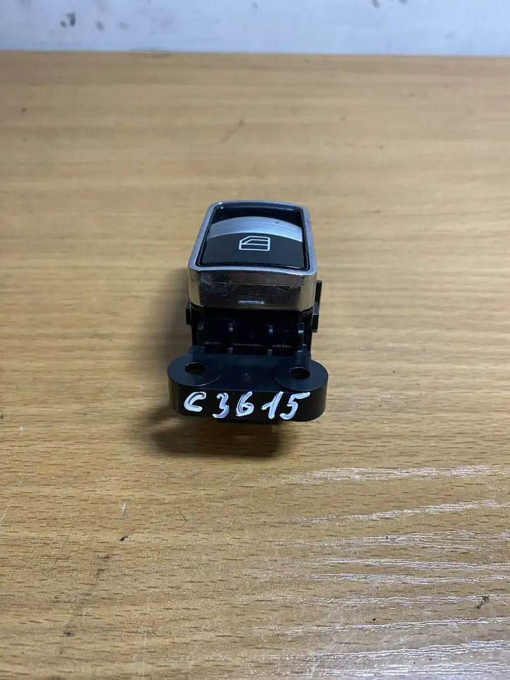 Mercedes-Benz S W221 (2005 - 2013) A2218704579 Блок кнопок стеклоподъемников — фото 1