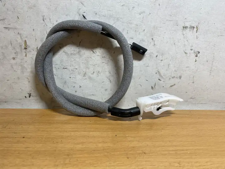 BMW X5 E70 (2006 - 2013)  7137107 Трос задней двери