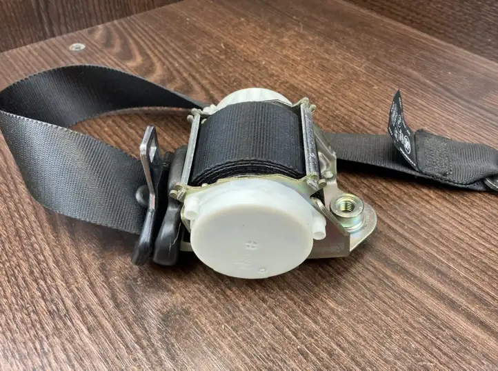 Ford Focus (2005 - 2008)  4M51A61294AK Передний ремень безопасности