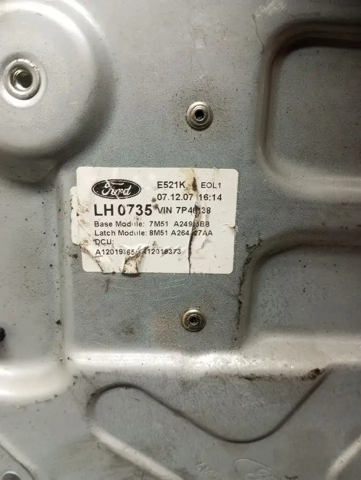 Ford Focus (2005 - 2008) 7M51A24995BB Механический стеклоподъемник задней двери — фото 4