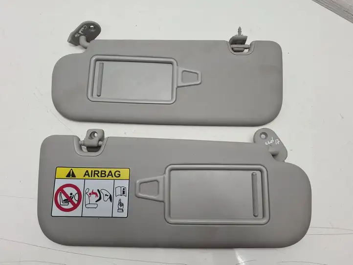 Kia Ceed (2015 - 2018) Солнцезащитный козырек — фото 1