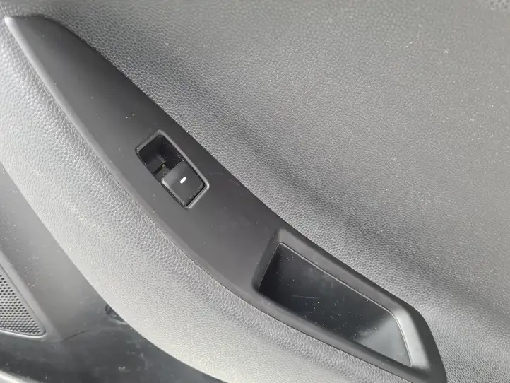 Hyundai i20 (GB IB) (2014 - 2018) 83380C8010 Обшивка задней двери — фото 2