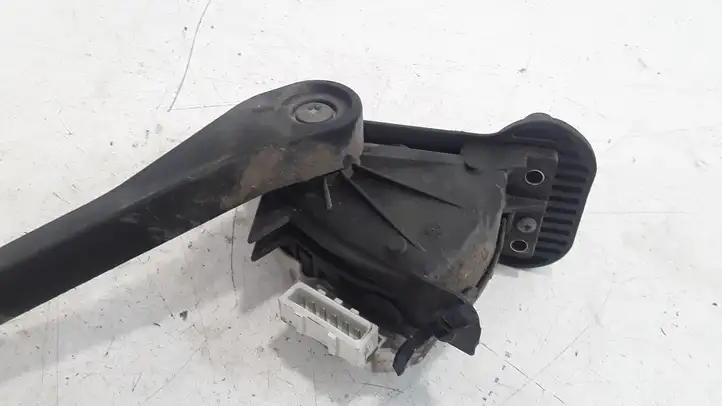 Volvo V70 (2004 - 2007) 30683516 Педаль акселератора — фото 3