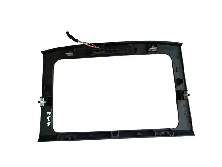 Volkswagen PASSAT B6 (2005 - 2010)  3C0858069M Отделка радио/ навигации