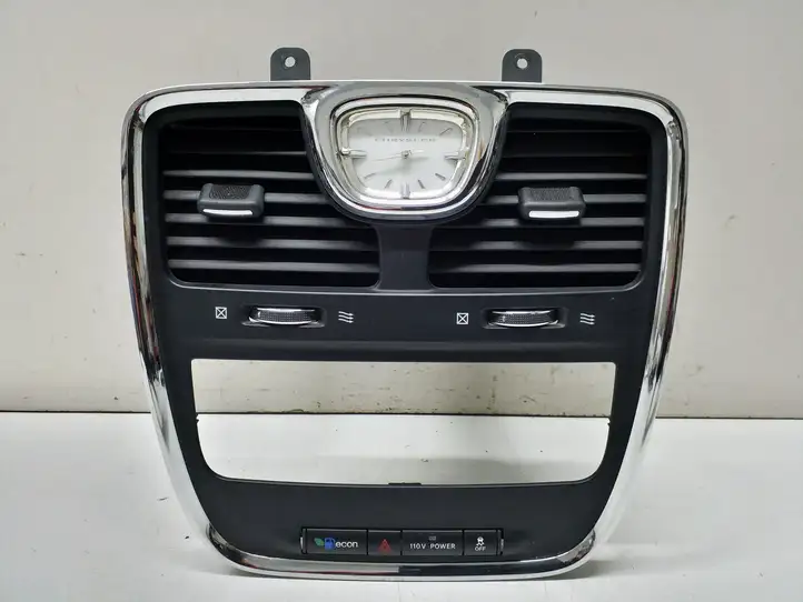 Chrysler Town & Country V (2010 - 2016) 1PE401X9AD Центральный воздушный дефлектор — фото 1