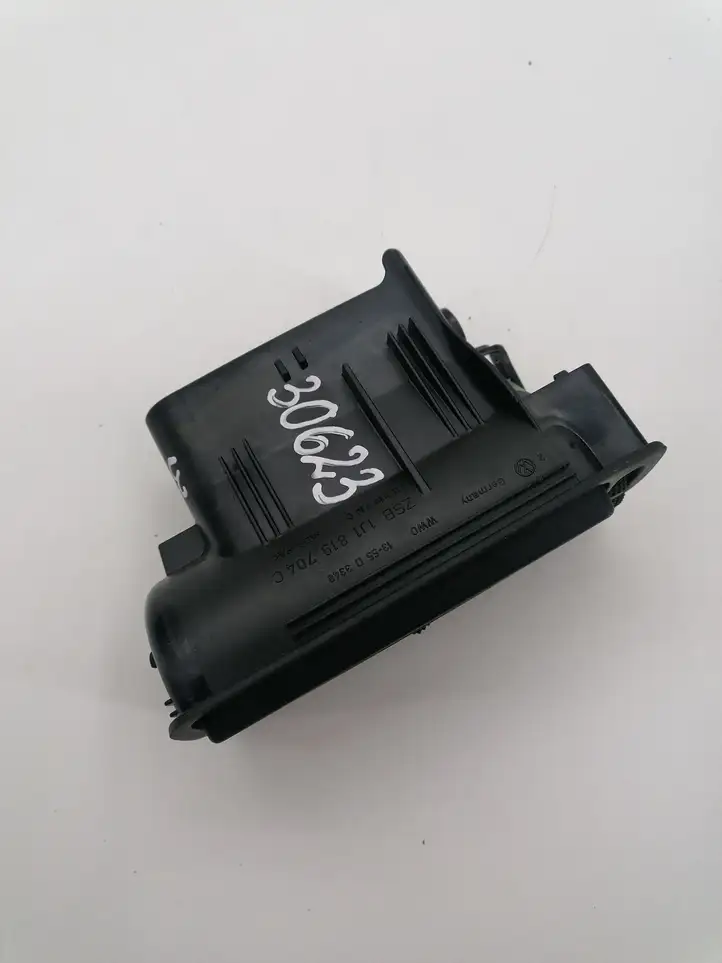 Volkswagen Golf IV (1998 - 2005) 1J1819704C Боковой воздушный дефлектор — фото 4