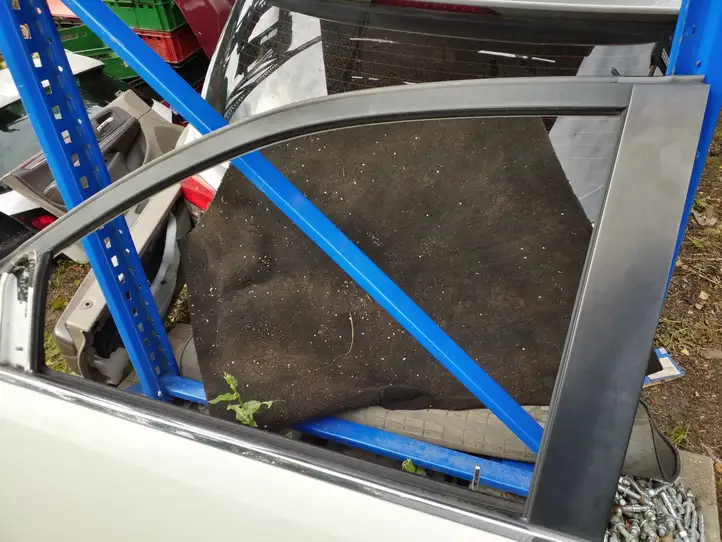 Chrysler Town and Country (2010 - 2016)   Дверь