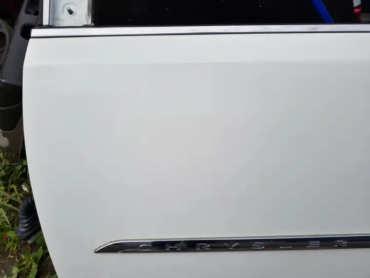 Chrysler Town and Country (2010 - 2016)   Дверь