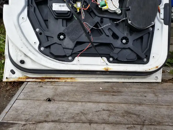 Chrysler Town and Country (2010 - 2016)   Дверь