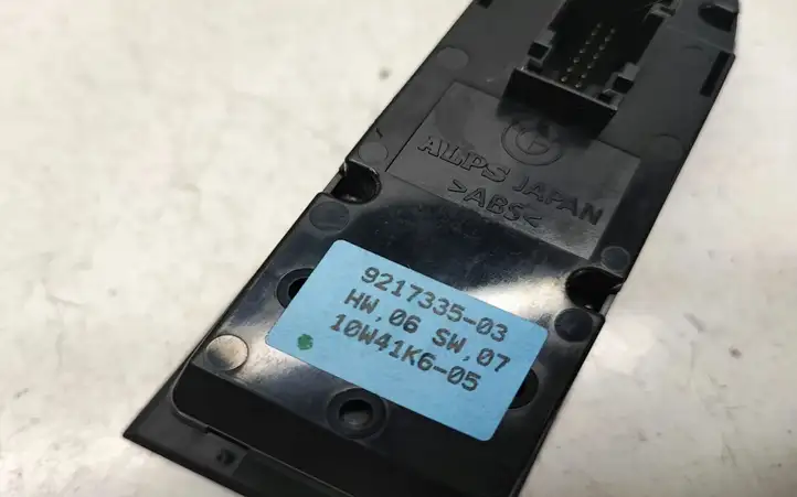 BMW 3 E90 E91 (2005 - 2012) 9217335 Кнопка стеклоподъемников — фото 3