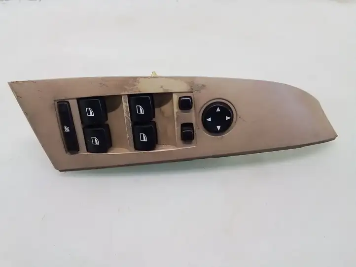 BMW 5 E60 E61 (2004 - 2010) 6943247 Кнопка стеклоподъемников — фото 1