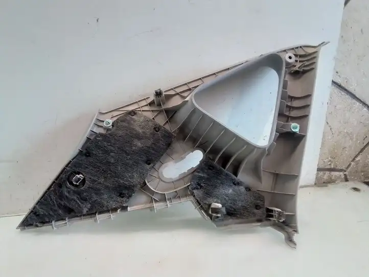 Hyundai i30 (2007 - 2012)   Отделка стойки (C)