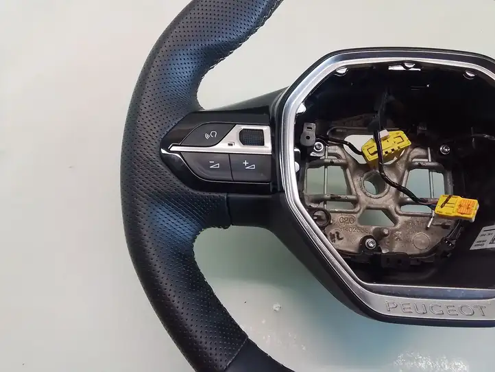 Peugeot 2008 II (2019 - )   Руль