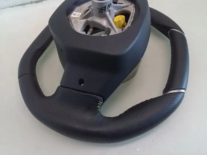 Peugeot 2008 II (2019 - )   Руль