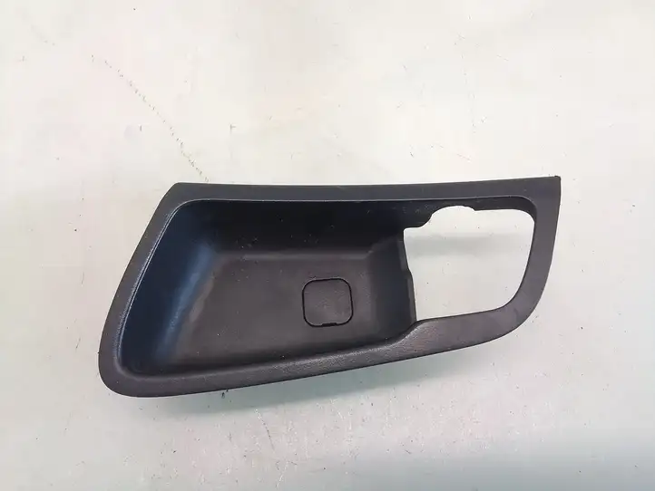 Hyundai i30 (2007 - 2012)  826112L000 Другая деталь отделки пере́дней дверей