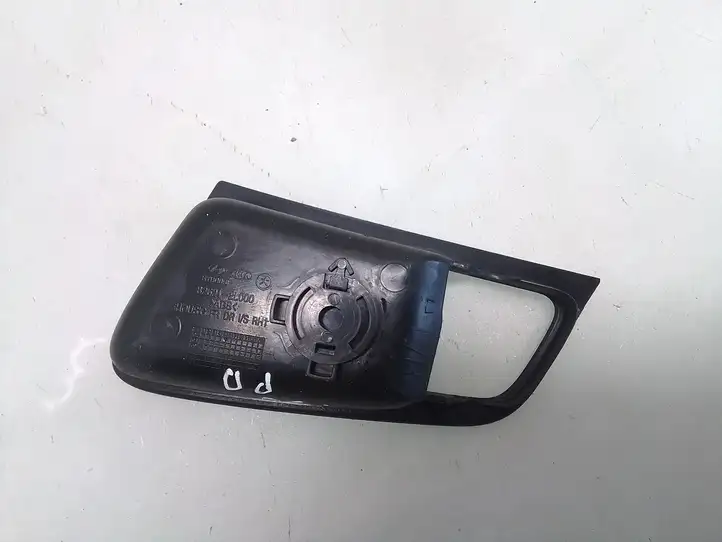 Hyundai i30 (2007 - 2012) 826212L000 Прочая отделка передней двери — фото 2