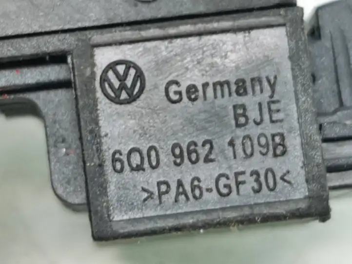 Volkswagen PASSAT B6 (2005 - 2010) 6Q0962109B Включатель сигнализации — фото 2