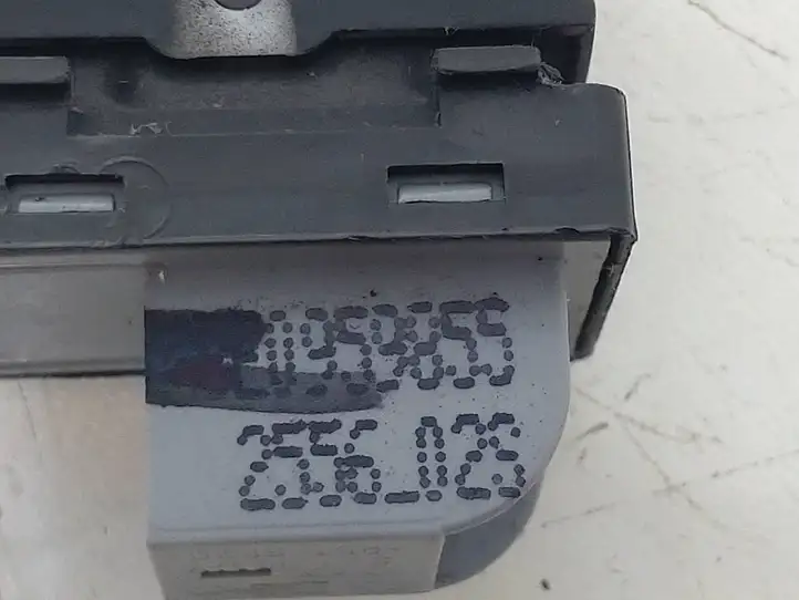 Audi A4 S4 B7 8E 8H (2004 - 2009) 8e0959855 Кнопка стеклоподъемников — фото 6