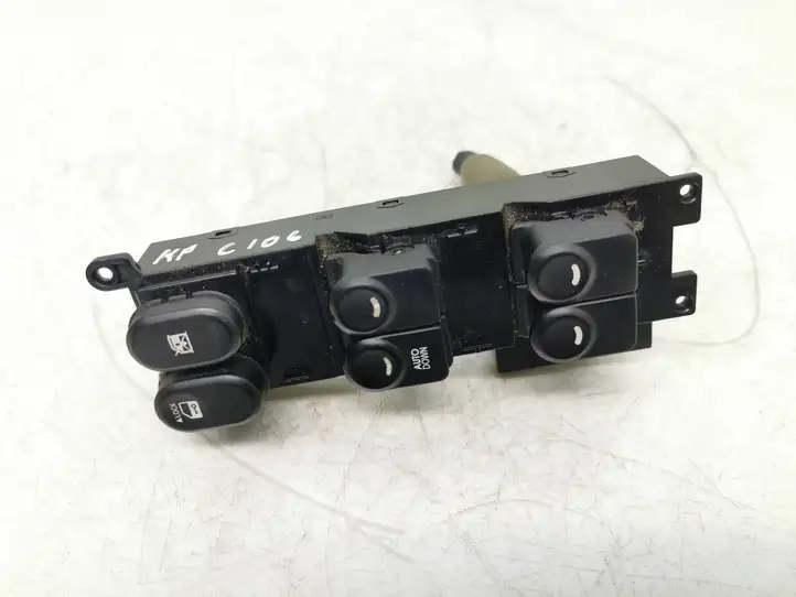 Hyundai i30 (2007 - 2012) 935702L010 Кнопка стеклоподъемников — фото 1