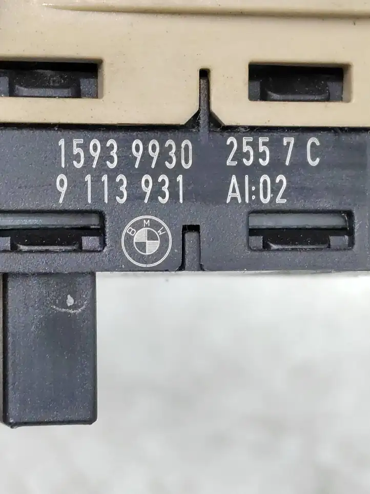 BMW 5 E60 E61 (2004 - 2010) 9113931 Кнопка стеклоподъемников — фото 5