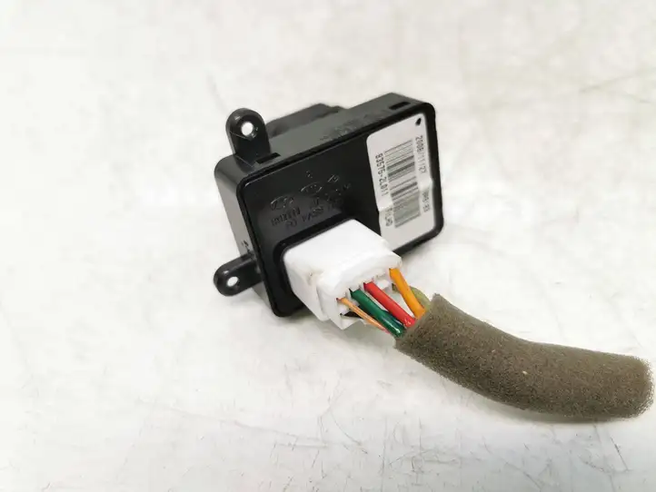 Hyundai i30 (2007 - 2012) 935752L011 Кнопка стеклоподъемников — фото 2