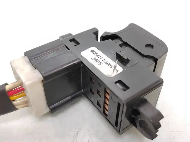 Nissan Note (E11) (2006 - 2014)  25411EA003 Кнопка стеклоподъемников