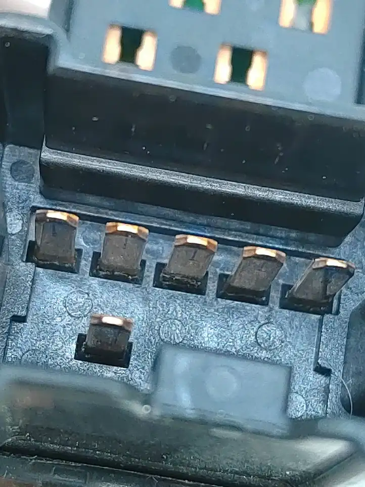 Nissan Note (E11) (2006 - 2014)  25411EA003 Кнопка стеклоподъемников