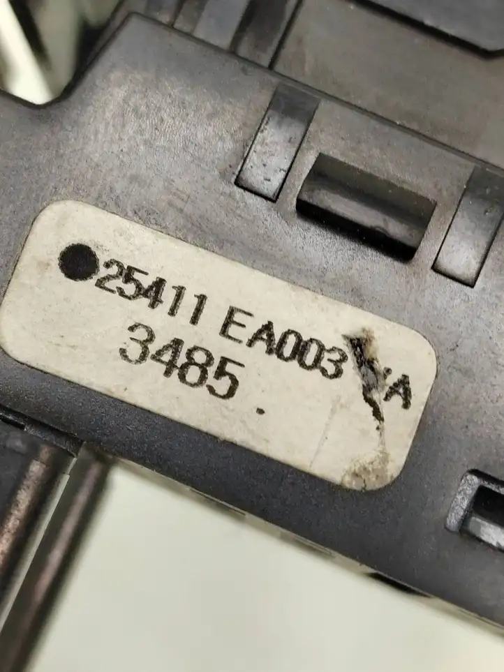 Nissan Note (E11) (2006 - 2014)  25411EA003 Кнопка стеклоподъемников