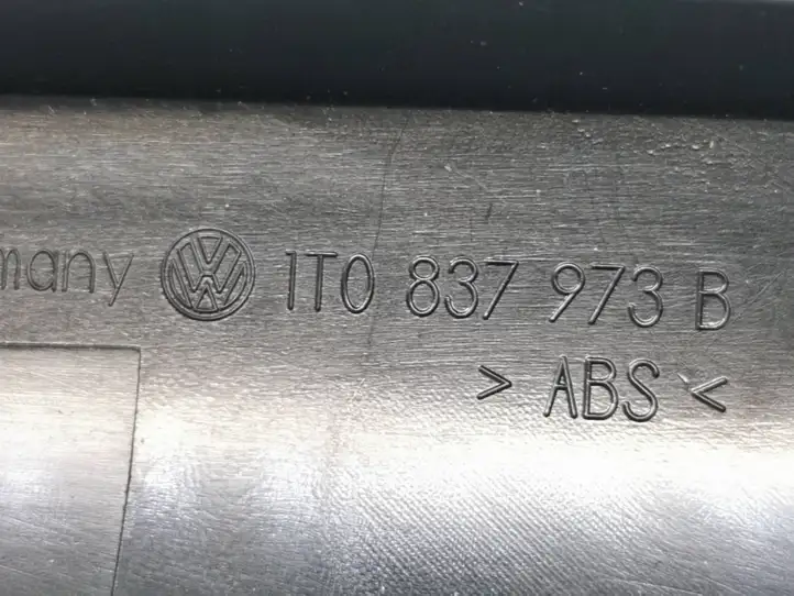 Volkswagen Touran I (2003 - 2010) 1T0837973B Прочая отделка передней двери — фото 2