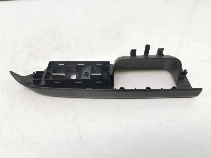 Volkswagen Touran I (2003 - 2010)  1T1867371H Отделка кнопок стеклоподъемника 