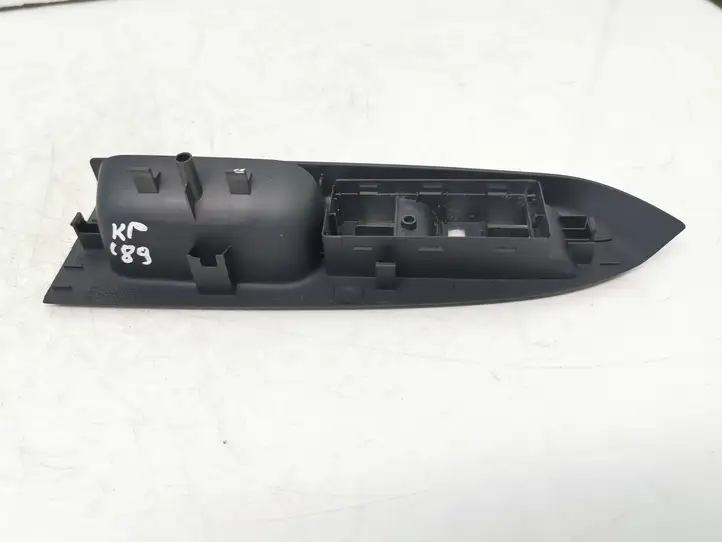 Volkswagen Touran I (2003 - 2010)  1T1867371H Отделка кнопок стеклоподъемника 