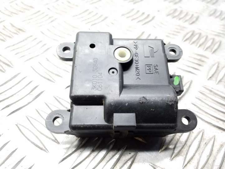 3K01030840 Nissan Qashqai Oro sklendės varikliukas