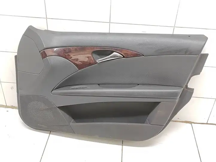 Mercedes-Benz E W211 (2002 - 2009) A2117207662 Обшивка передней двери — фото 1