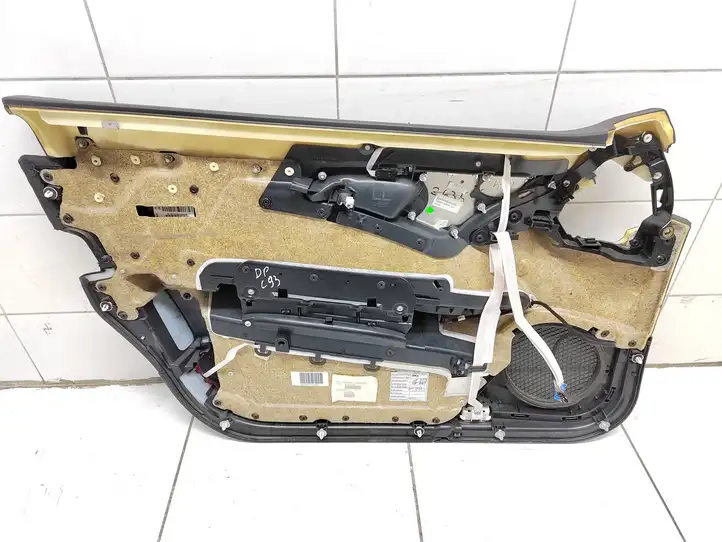 Mercedes-Benz E W211 (2002 - 2009)  A2117206062 Обшивка передней двери