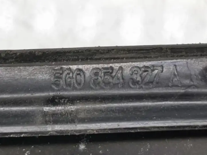 Volkswagen Golf VII (2013 - 2019) 5G0854327A Накладка стоек лобового стекла — фото 2