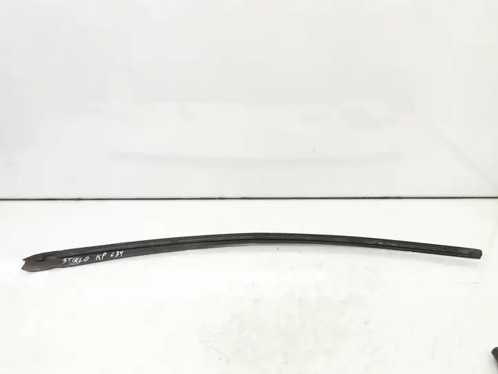 Volkswagen Golf VII (2013 - 2019) 5G0854327A Накладка стоек лобового стекла — фото 3
