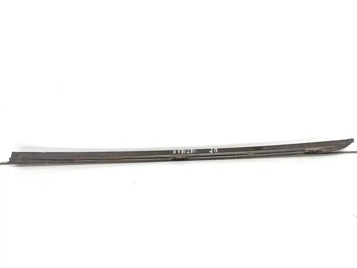 BMW 5 E60 E61 (2004 - 2010) 7045448 Накладка стоек лобового стекла — фото 2