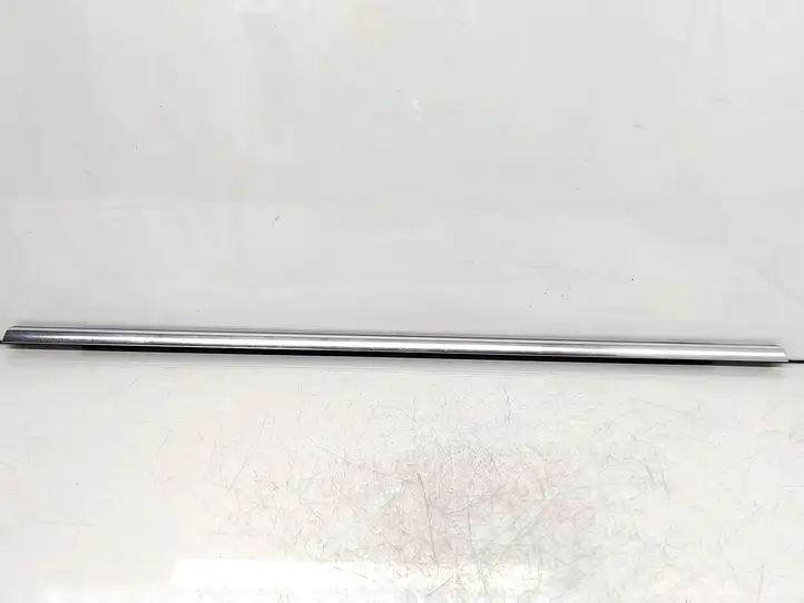 Volkswagen PASSAT B6 (2005 - 2010) 3C9839475B Уплотнитель стекла передней двери — фото 1