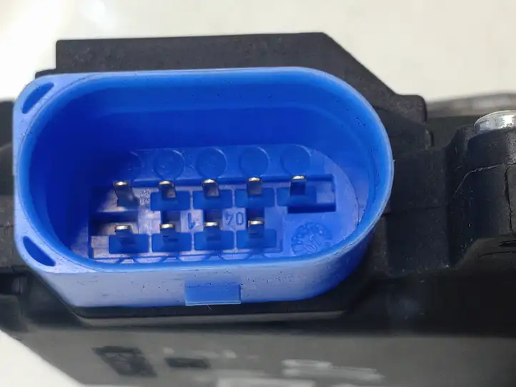 Volkswagen Golf V (2003 - 2009)  3D1837016AC Замок передней двери