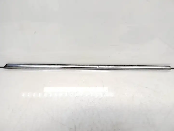 Volkswagen PASSAT B6 (2005 - 2010) 3C0853753A Накладка стекла задней двери — фото 1