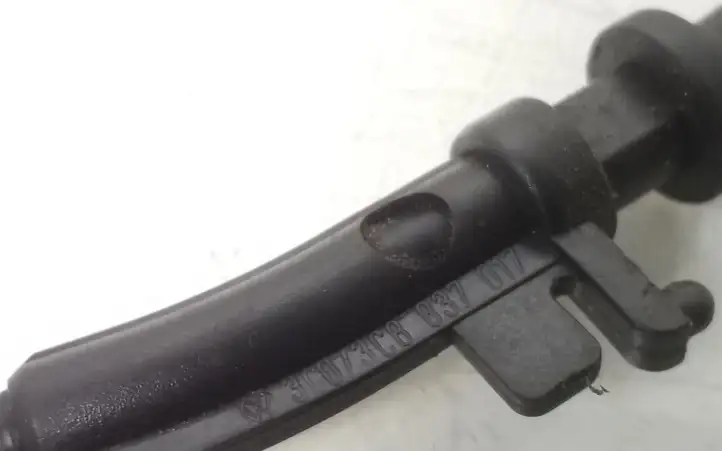 Volkswagen PASSAT B6 (2005 - 2010)  3C0837017 Трос задней двери