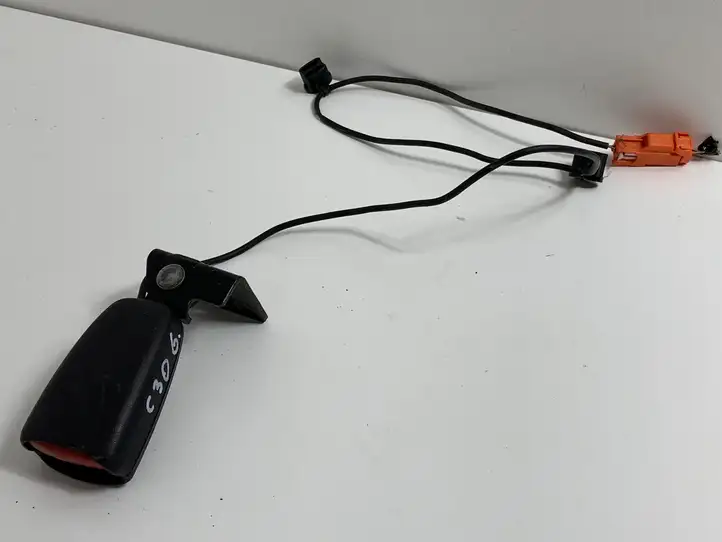 Volvo C30 (2007 - 2010) 8686940317232 Замок заднего ремня — фото 2