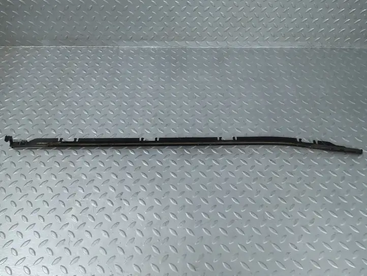 Citroen C4 (2016 - )  9830616280 Облицовка стекла задней двери