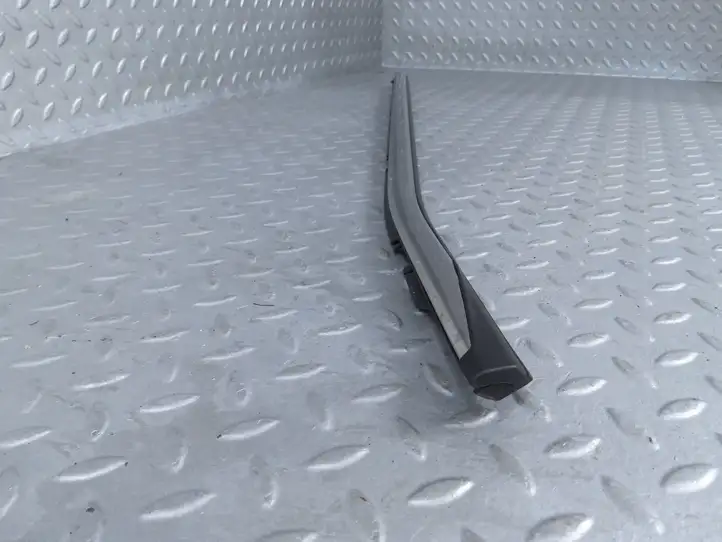 Citroen C4 (2016 - )  9830616280 Облицовка стекла задней двери