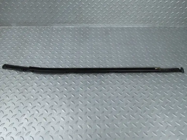 Citroen C4 (2016 - )  9830616280 Облицовка стекла задней двери