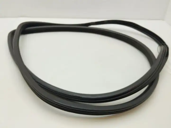 Volvo S60 (2000 - 2004) Уплотнитель передней двери (кузов) — фото 10