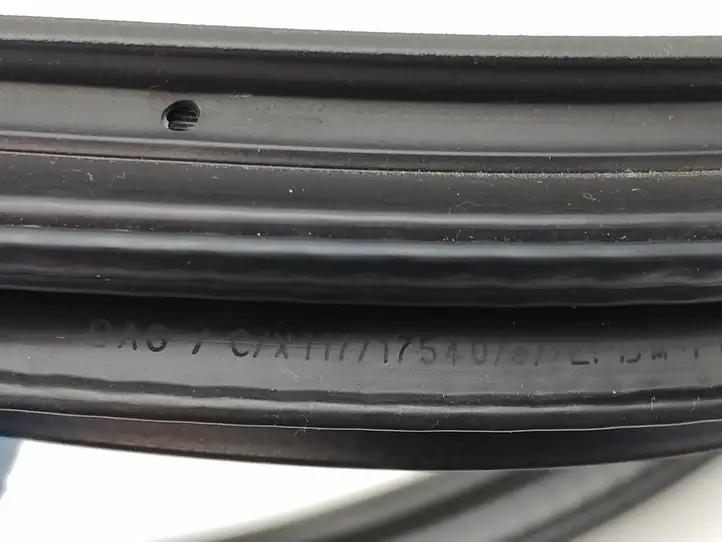 Mercedes-Benz CLA C117,X117,W117 (2013 - 2019) Уплотнитель кузова — фото 11
